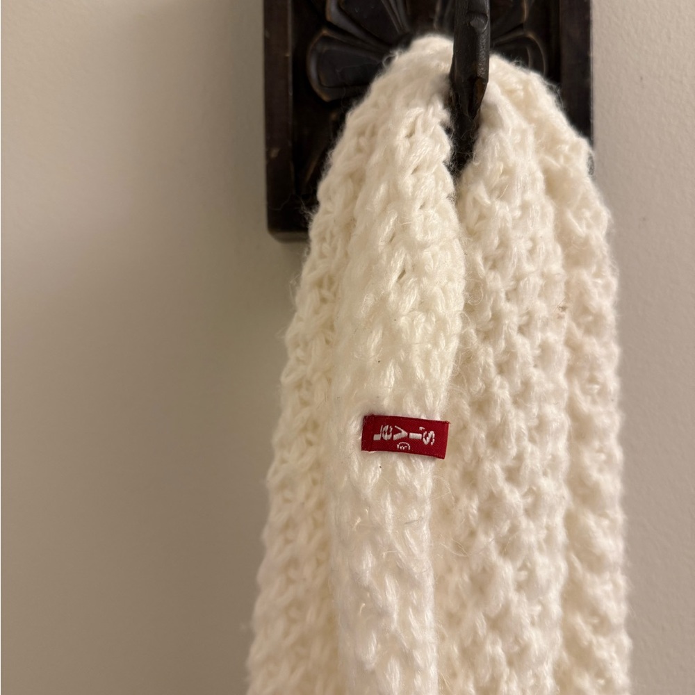Levi's White Knit Scarf